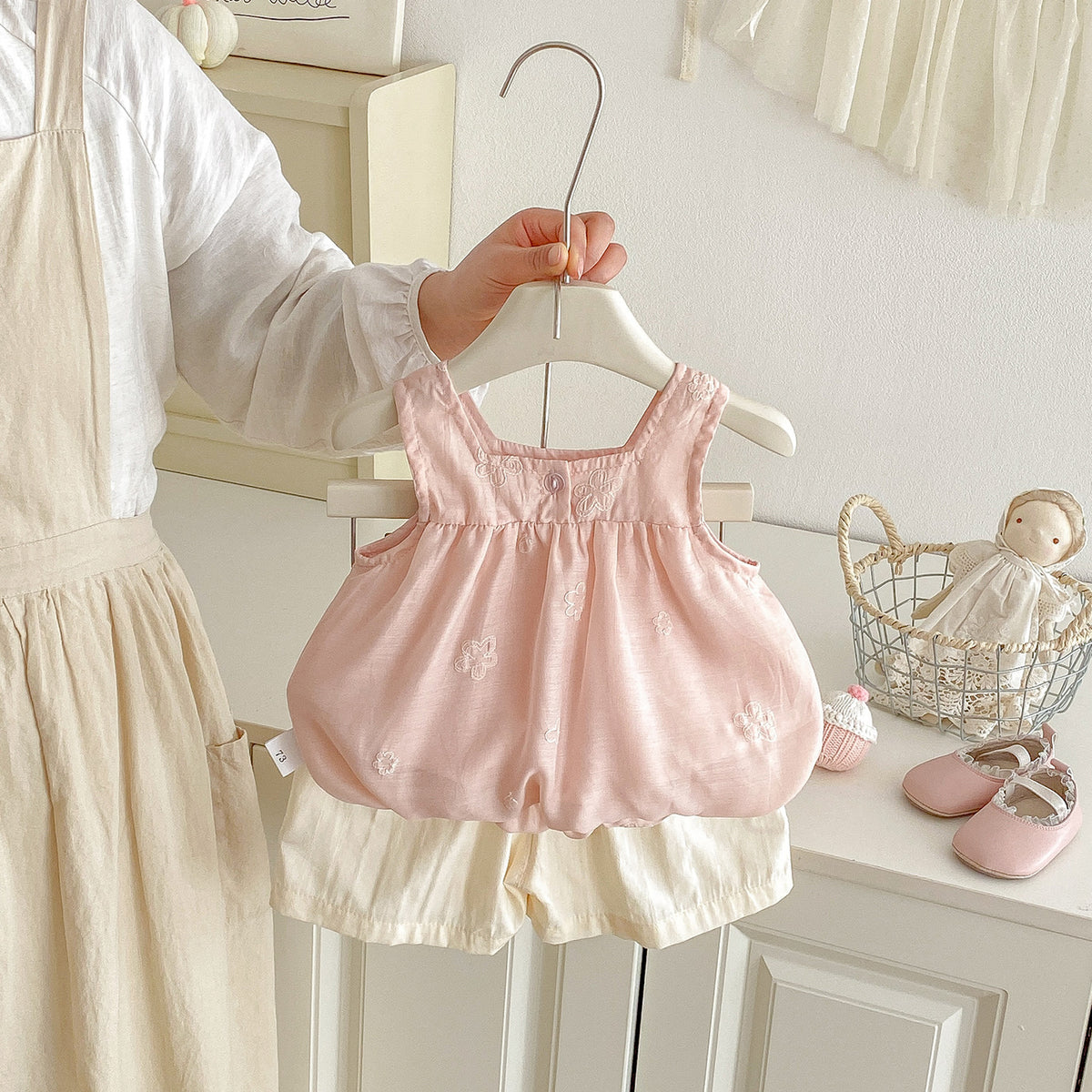 Cute Pink Two-Piece Set for Baby Girls Lightweight Sleeveless Top and Shorts Outfit for Newborns and Toddlers
